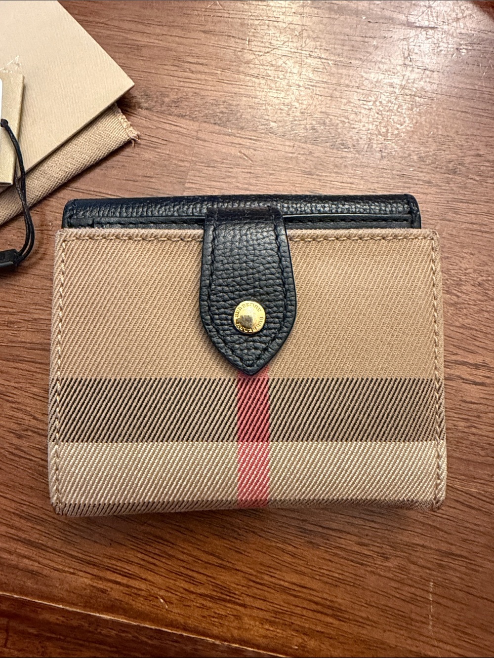 Accessory Subcategory Identification - Picture 2 of 10